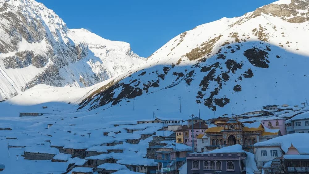 Heavy Snowfall Turns Badrinath and Kedarnath Into a Winter Wonderland